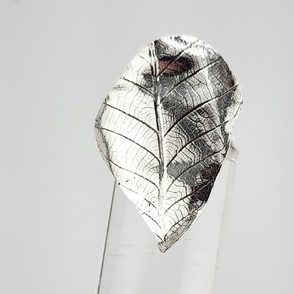 EMBOSSE PRESS REAL LEAF RING HANDMADE  STERLING SILVER METAL SIZE 6.5 - Picture 1 of 9